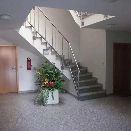 4-sterne-terrassenwohnung-suedwestlage דירה Gollendorf